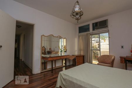 Apartamento à venda com 180m², 3 quartos e 5 vagasQuarto 3 Suíte