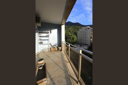 Apartamento à venda com 180m², 3 quartos e 5 vagasVaranda do Quarto 2