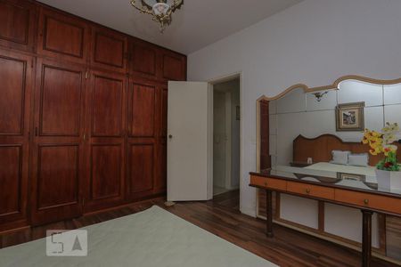 Apartamento à venda com 180m², 3 quartos e 5 vagasQuarto 3 Suíte
