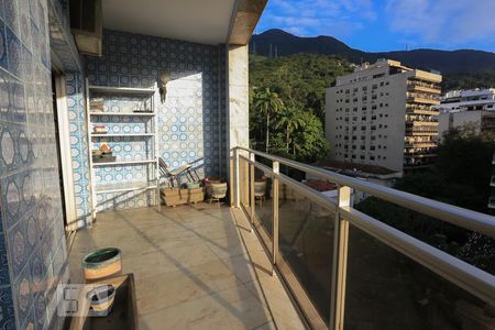 Apartamento à venda com 180m², 3 quartos e 5 vagasVaranda do Quarto 2