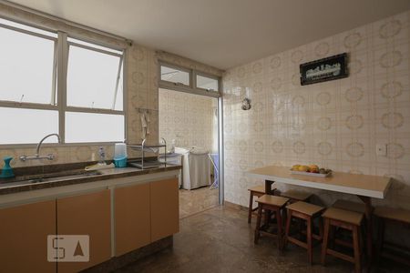 Apartamento à venda com 180m², 3 quartos e 5 vagasCozinha