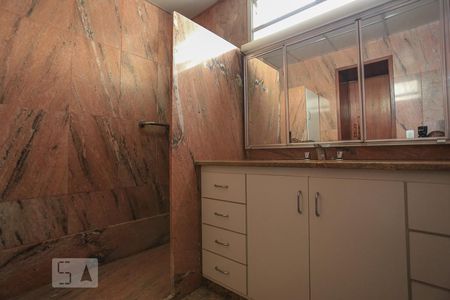 Apartamento à venda com 180m², 3 quartos e 5 vagasBanheiro da Suíte