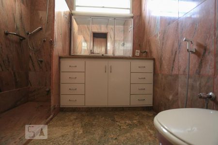 Apartamento à venda com 180m², 3 quartos e 5 vagasBanheiro da Suíte