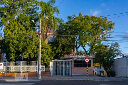 Fachada de apartamento para alugar com 2 quartos, 48m² em São Sebastião, Porto Alegre