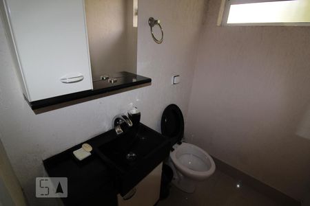 Banheiro 4 lavabo de casa à venda com 3 quartos, 242m² em Jardim Orlandina, São Bernardo do Campo