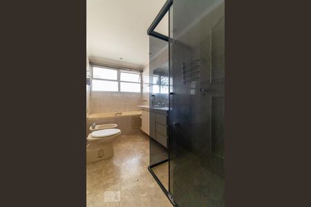 Apartamento à venda com 200m², 3 quartos e 1 vagaBanheiro da suíte