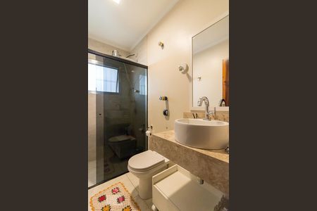 Casa à venda com 184m², 3 quartos e 3 vagasBanheiro social 2