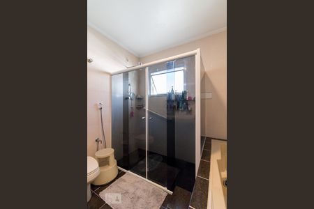 Casa à venda com 184m², 3 quartos e 3 vagasBanheiro quarto 3 suíte