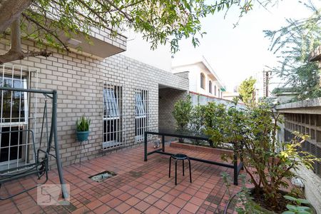Casa à venda com 184m², 3 quartos e 3 vagasQuintal - frente