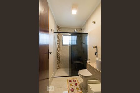 Casa à venda com 184m², 3 quartos e 3 vagasBanheiro social 2