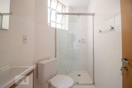 Banheiro de apartamento para alugar com 1 quarto, 43m² em Mont Serrat, Porto Alegre