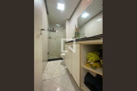Apartamento para alugar com 104m², 3 quartos e 2 vagasBanheiro social 