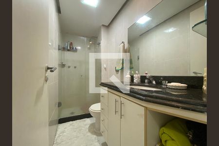 Apartamento para alugar com 104m², 3 quartos e 2 vagasBanheiro social 