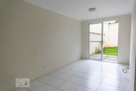 Sala de apartamento para alugar com 3 quartos, 58m² em Cidade Industrial de Curitiba, Curitiba