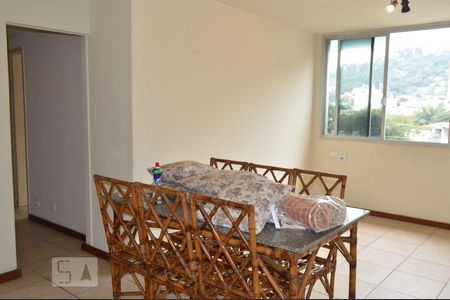Sala de apartamento para alugar com 2 quartos, 90m² em Santa Rosa, Niterói