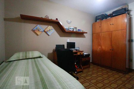 Casa à venda com 220m², 3 quartos e 2 vagasQuarto 3