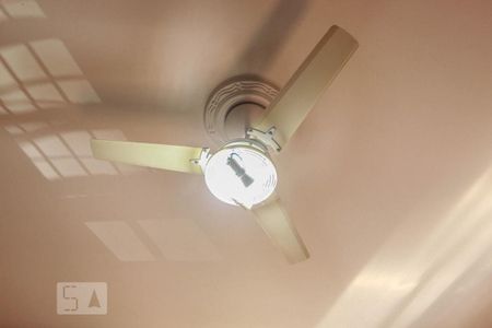 Casa à venda com 220m², 3 quartos e 2 vagasDetalhe