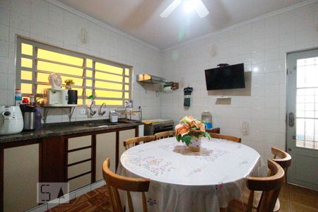 Casa à venda com 220m², 3 quartos e 2 vagasCozinha