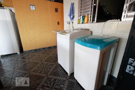 Casa à venda com 220m², 3 quartos e 2 vagasÁrea de serviço 1