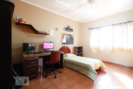 Casa à venda com 220m², 3 quartos e 2 vagasQuarto 1