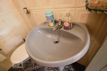 Casa à venda com 220m², 3 quartos e 2 vagasLavabo