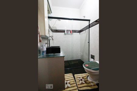 Casa à venda com 220m², 3 quartos e 2 vagasBanheiro