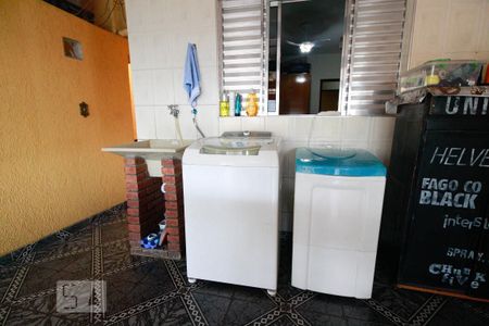 Casa à venda com 220m², 3 quartos e 2 vagasÁrea de serviço 1