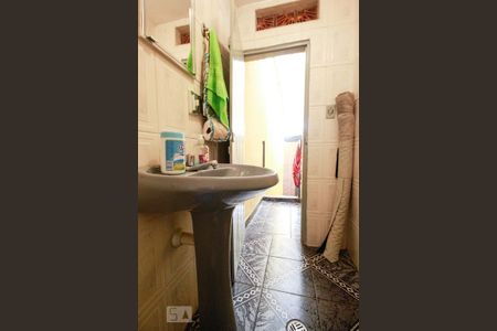 Casa à venda com 220m², 3 quartos e 2 vagasLavabo