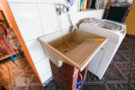 Casa à venda com 220m², 3 quartos e 2 vagasÁrea de serviço 1