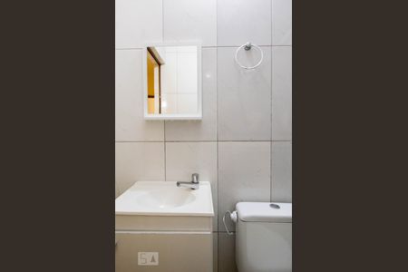 Casa para alugar com 54m², 1 quarto e sem vaga Casa para alugar com 54m², 1 quarto e sem vagaBanheiro