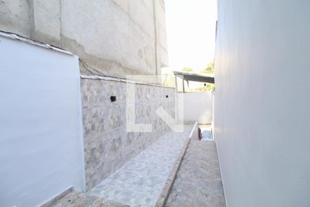 Casa de condomínio à venda com 180m², 3 quartos e 2 vagasEntrada (Área externa) 