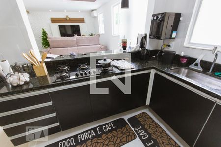 Casa de condomínio à venda com 180m², 3 quartos e 2 vagas Casa de condomínio à venda com 180m², 3 quartos e 2 vagasCozinha