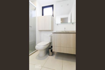 Studio para alugar com 35m², 1 quarto e 1 vaga Studio para alugar com 35m², 1 quarto e 1 vagaBanheiro