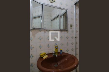 Banheiro de apartamento para alugar com 1 quarto, 51m² em José Menino, Santos