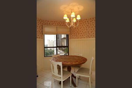 Apartamento à venda com 302m², 3 quartos e 4 vagasCopa