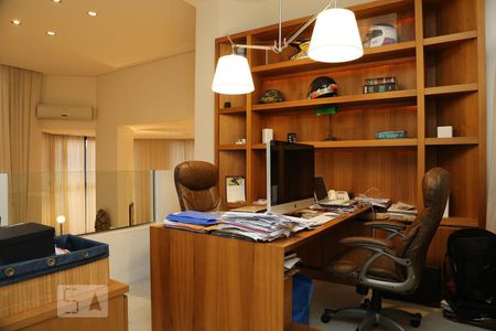 Apartamento à venda com 302m², 3 quartos e 4 vagasEscritório