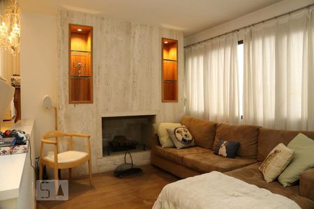 Apartamento à venda com 302m², 3 quartos e 4 vagasSala de TV