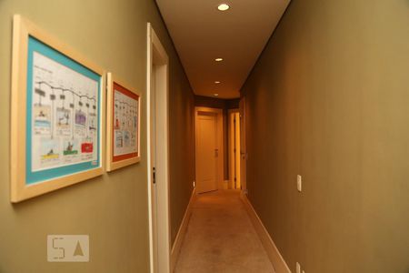 Apartamento à venda com 302m², 3 quartos e 4 vagasCorredor