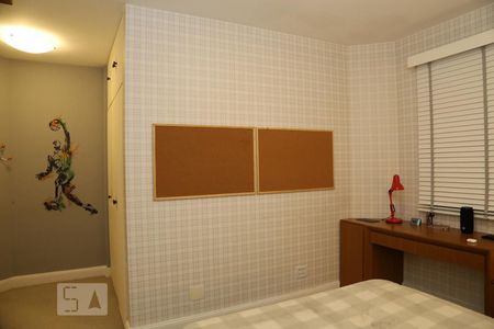 Apartamento à venda com 302m², 3 quartos e 4 vagasSuíte 2 