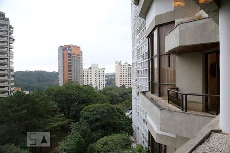 Apartamento à venda com 302m², 3 quartos e 4 vagasVista