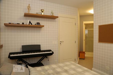 Apartamento à venda com 302m², 3 quartos e 4 vagasSuíte 2 