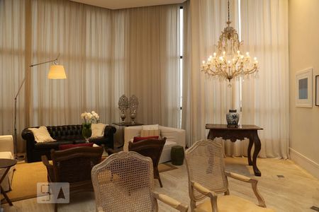 Apartamento à venda com 302m², 3 quartos e 4 vagasSala