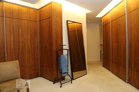 Apartamento à venda com 302m², 3 quartos e 4 vagasCloset da suíte 3