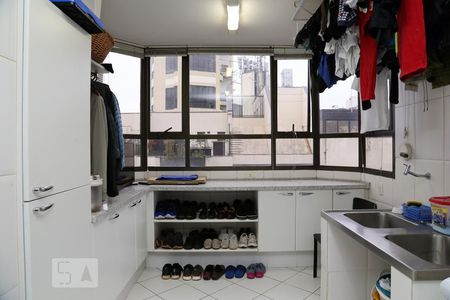 Apartamento à venda com 302m², 3 quartos e 4 vagasÁrea de Serviço