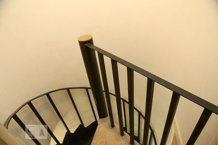 Apartamento à venda com 302m², 3 quartos e 4 vagasEscada