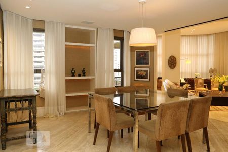 Apartamento à venda com 302m², 3 quartos e 4 vagasSala de Jantar