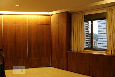 Apartamento à venda com 302m², 3 quartos e 4 vagasCloset da suíte 3