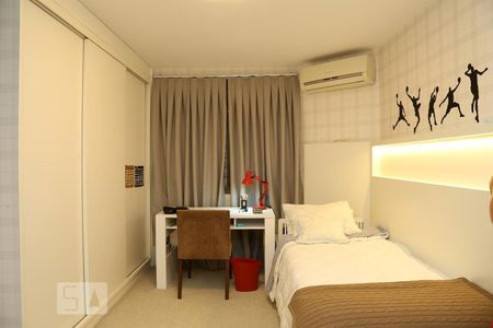 Apartamento à venda com 302m², 3 quartos e 4 vagasSuíte 1