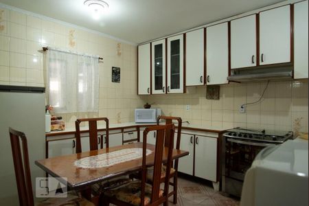 Casa à venda com 300m², 4 quartos e 2 vagas Casa à venda com 300m², 4 quartos e 2 vagasCozinha