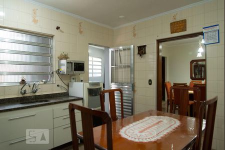 Casa à venda com 300m², 4 quartos e 2 vagas Casa à venda com 300m², 4 quartos e 2 vagasCozinha